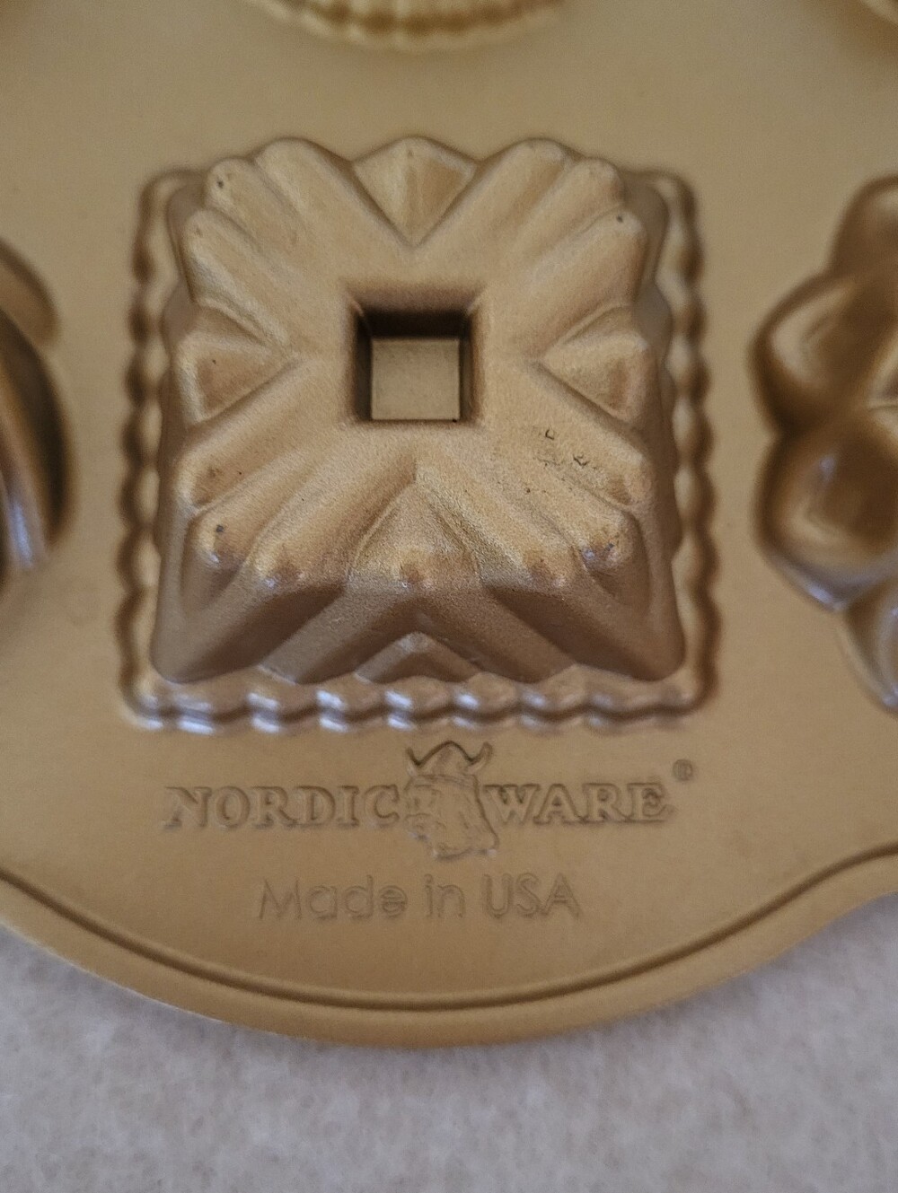 Nordic Ware Baking Bunt Charms Decorative Pan USA - Picture 5 of 12